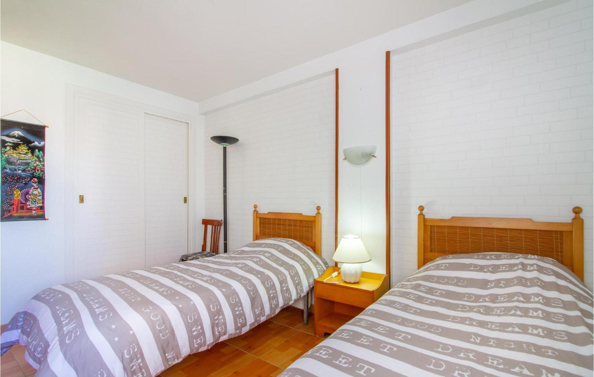 Stunning Apartment In Gandia With Kitchen ภายนอก รูปภาพ
